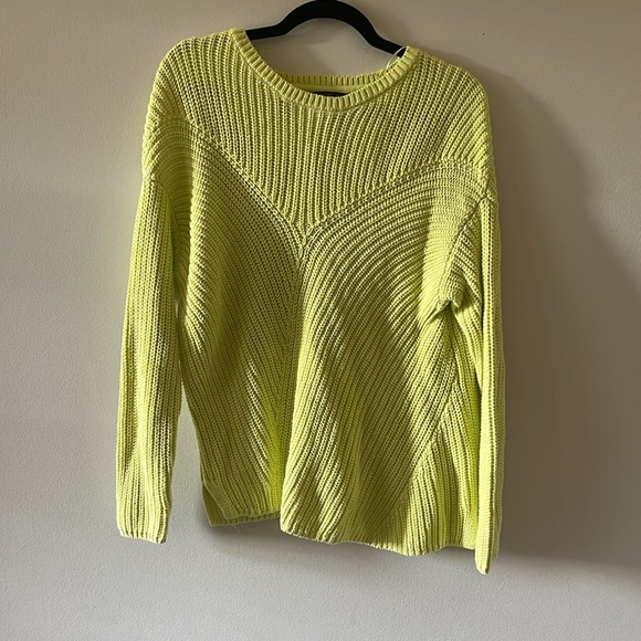 Rachel Zoe Woman’s Sweater neon yellow crew neck chunky knit SZ Medium - Picture 3 of 8